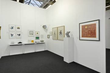 Marie von Heyl (Aquarelle), Maria Eitle-Vozar(Ton-Objekt), Dieter Krnzlein (Skulptur) @ KUNST 11 ZRICH am Stand der Galerie ART FORUM UTE BARTH, Zrich