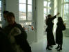 Barbarella Maier - Rauminstallation HUNDE Januar 2006 mit Art Forum Ute Barth bei greutmann bolzern designstudio in Zürich